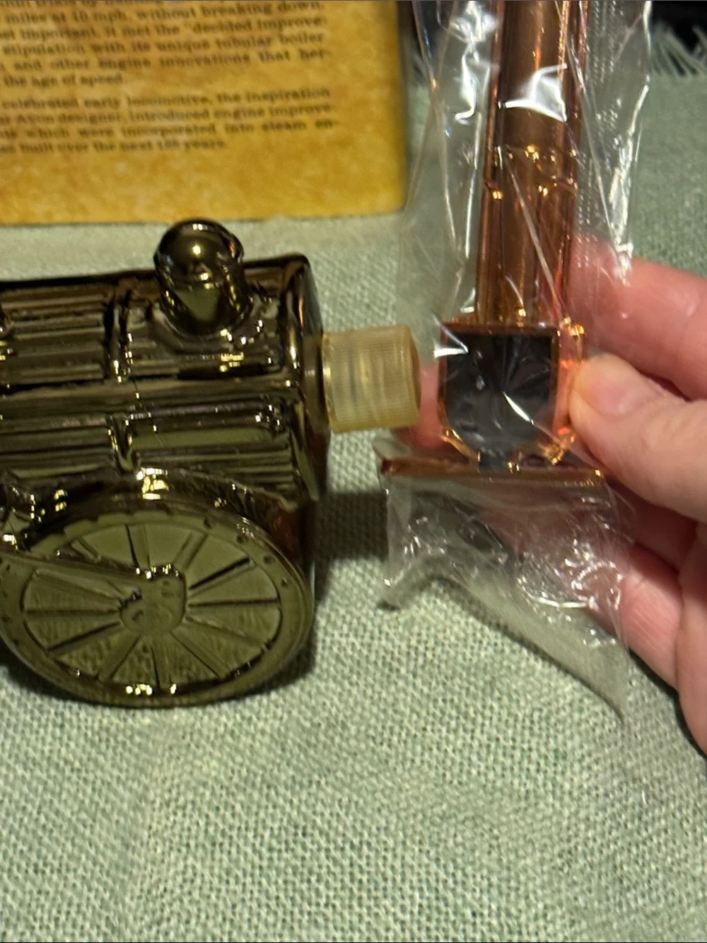 Avon shiny gold